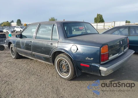 1988 Oldsmobile Delta 88 Royale Brougham z USA, uszkodzony, nr VIN 1G3HY54C1JW370983